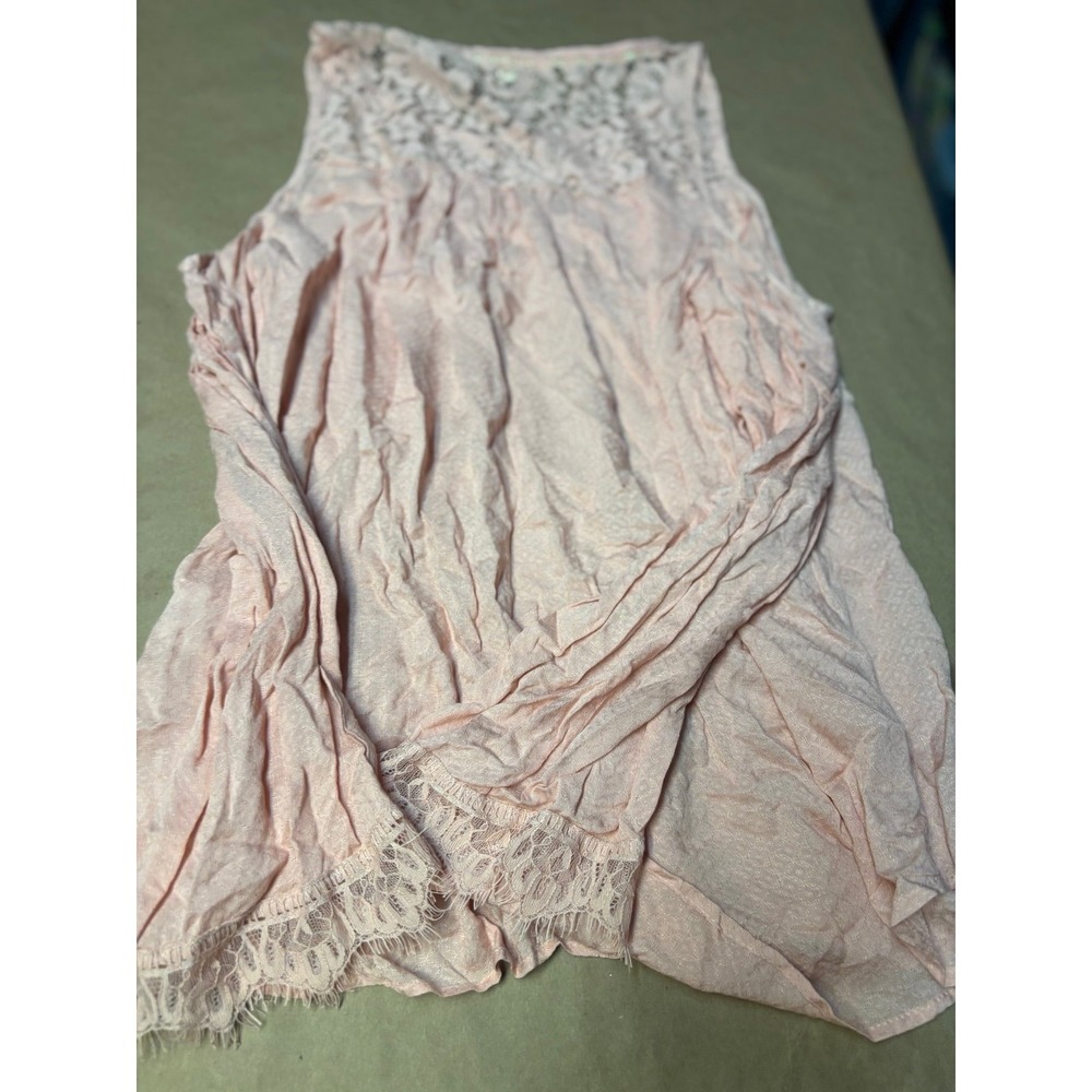 Womens medium rewind top sleeveless open shoulder blouse.